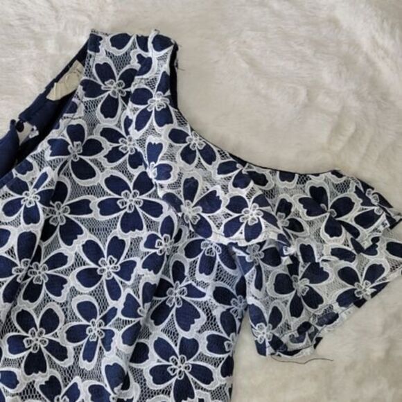 Blu Pepper Plus Blue Blouse with White Floral Lace Cold Shoulder Sleeve Size 1XL - Picture 5 of 10